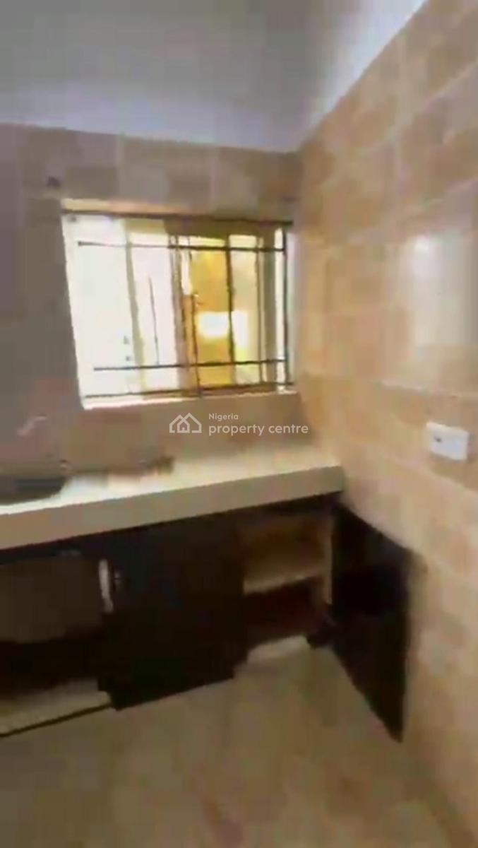 Luxury 2 Bedroom Ensuite Upstairs and Clean with Excellent Facility, Westwood, Badore, Ajah, Lagos, Flat / Apartment for Rent