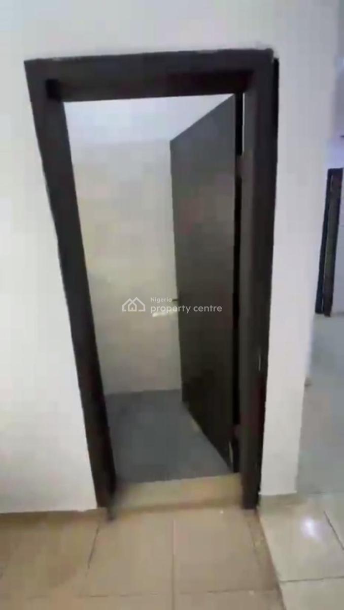 Luxury 2 Bedroom Ensuite Upstairs and Clean with Excellent Facility, Westwood, Badore, Ajah, Lagos, Flat / Apartment for Rent