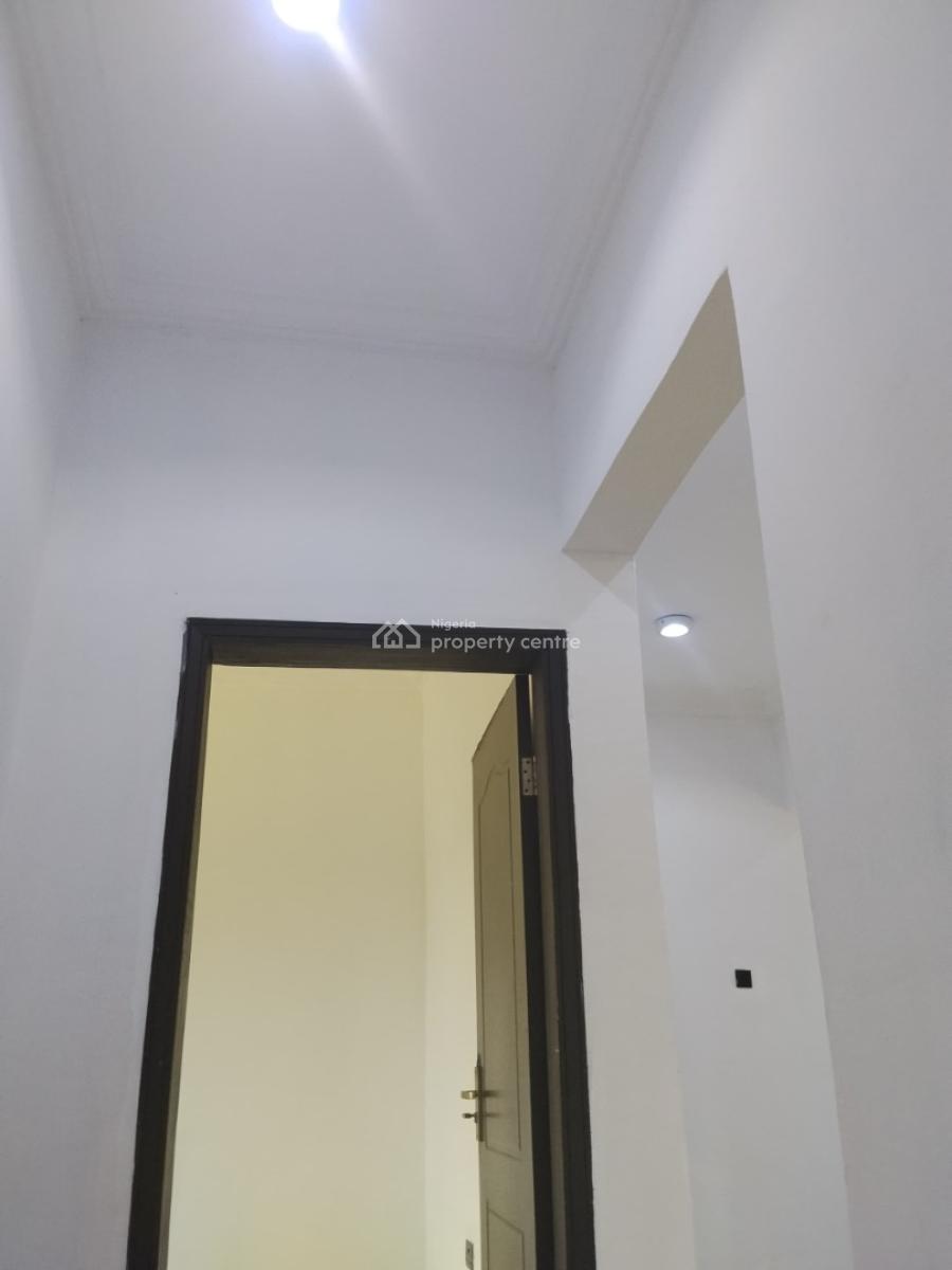 Luxury 2 Bedroom Ensuite Upstairs and Clean with Excellent Facility, Westwood, Badore, Ajah, Lagos, Flat / Apartment for Rent