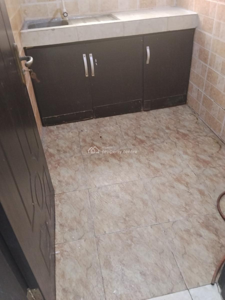 Luxury 2 Bedroom Ensuite Upstairs and Clean with Excellent Facility, Westwood, Badore, Ajah, Lagos, Flat / Apartment for Rent