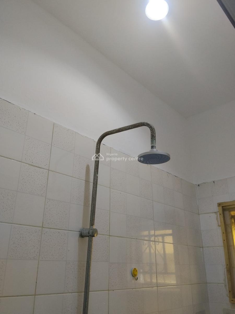 Luxury 2 Bedroom Ensuite Upstairs and Clean with Excellent Facility, Westwood, Badore, Ajah, Lagos, Flat / Apartment for Rent