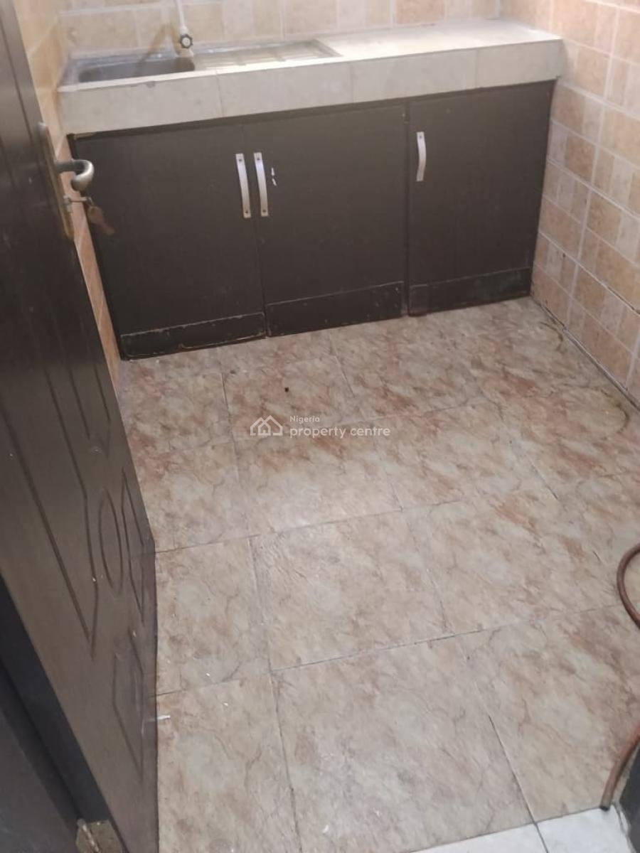 Luxury 2 Bedroom Ensuite Upstairs and Clean with Excellent Facility, Westwood, Badore, Ajah, Lagos, Flat / Apartment for Rent