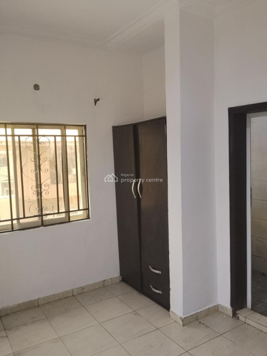 Luxury 2 Bedroom Ensuite Upstairs and Clean with Excellent Facility, Westwood, Badore, Ajah, Lagos, Flat / Apartment for Rent