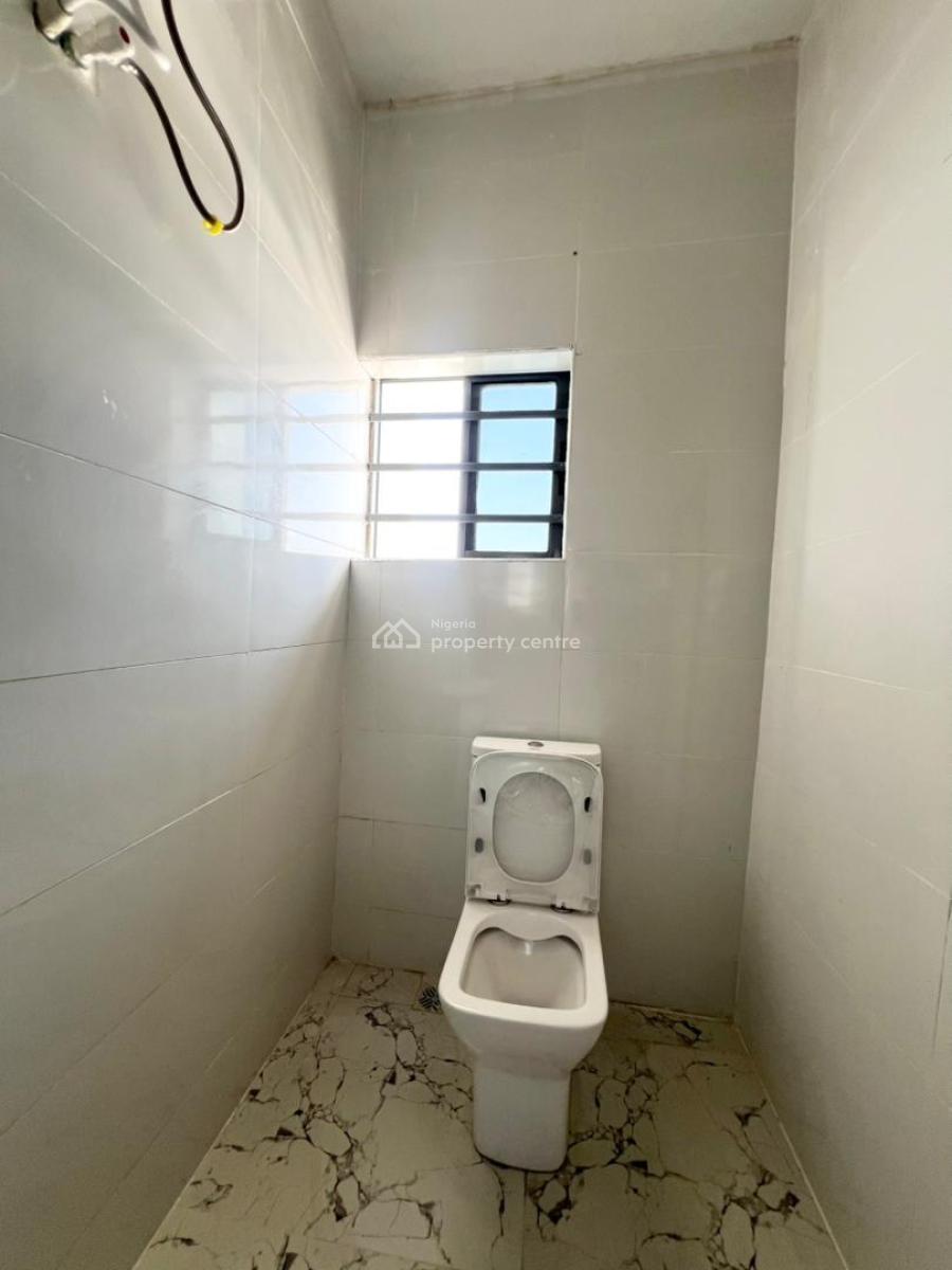 3 Bedroom Terrace with 2 Spacious Bqs, Lekki, Lagos, Terraced Duplex for Sale