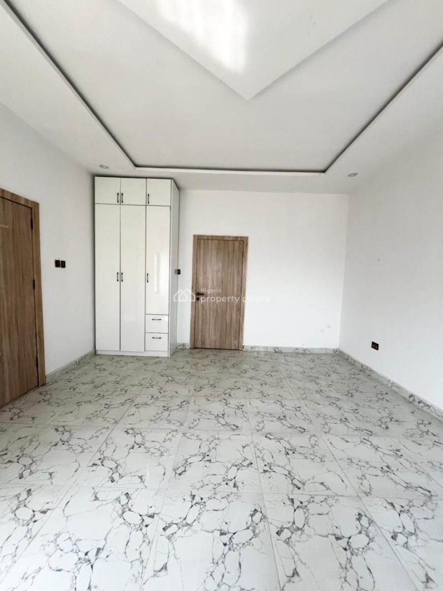3 Bedroom Terrace with 2 Spacious Bqs, Lekki, Lagos, Terraced Duplex for Sale