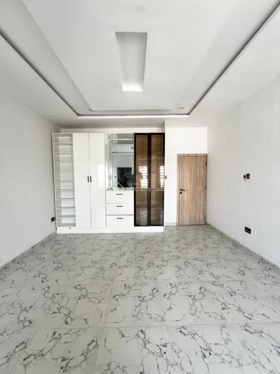 3 Bedroom Terrace with 2 Spacious Bqs, Lekki, Lagos, Terraced Duplex for Sale