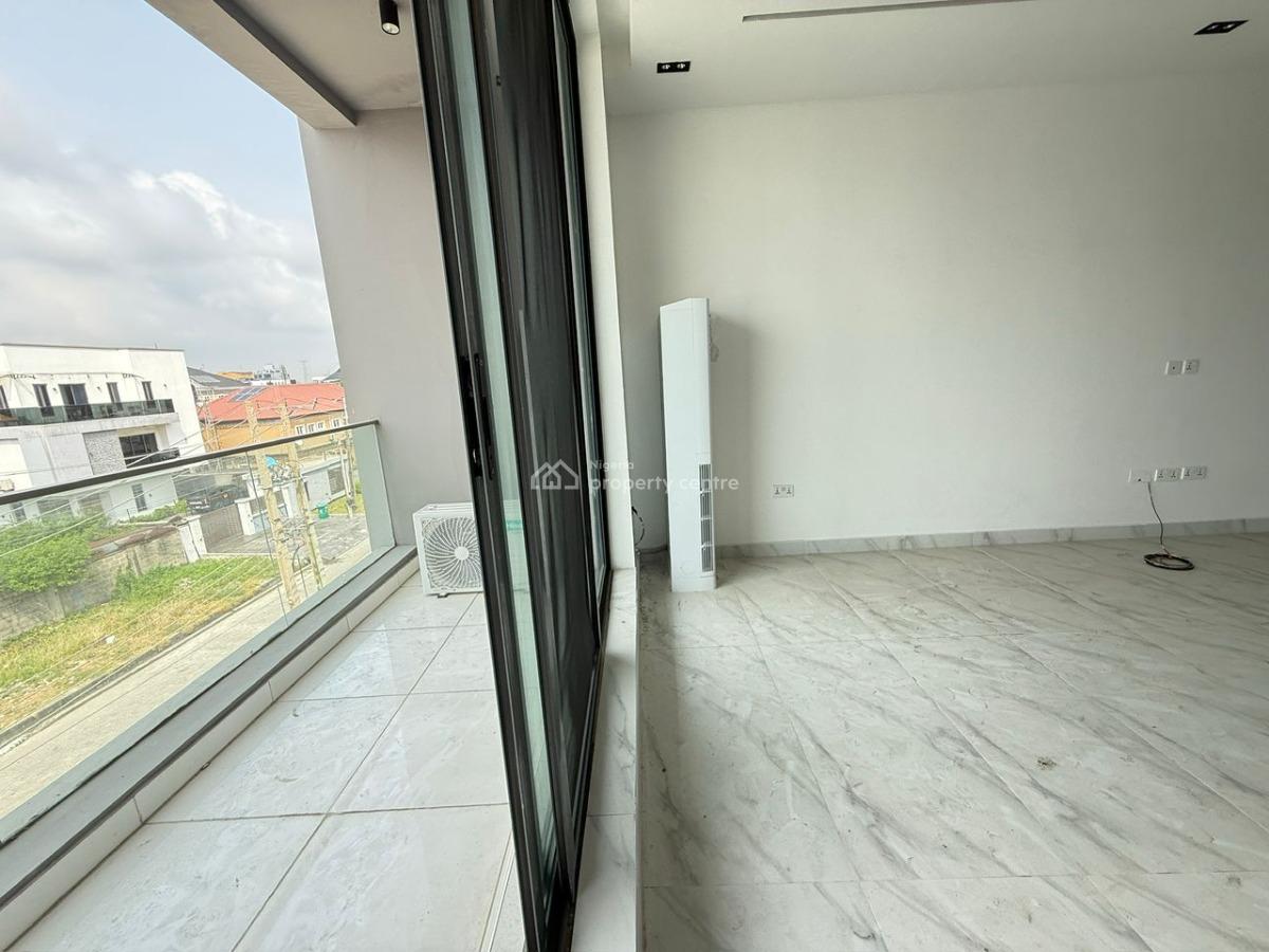 Contemporary 2 Bed Apartment with Elevator, Lekki Phase 1, Lekki, Lagos, Flat / Apartment for Sale
