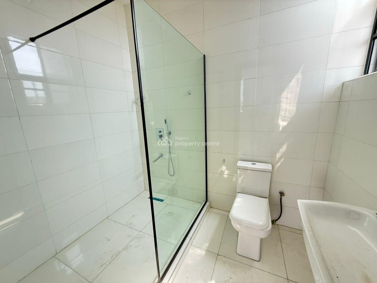 Contemporary 2 Bed Apartment with Elevator, Lekki Phase 1, Lekki, Lagos, Flat / Apartment for Sale