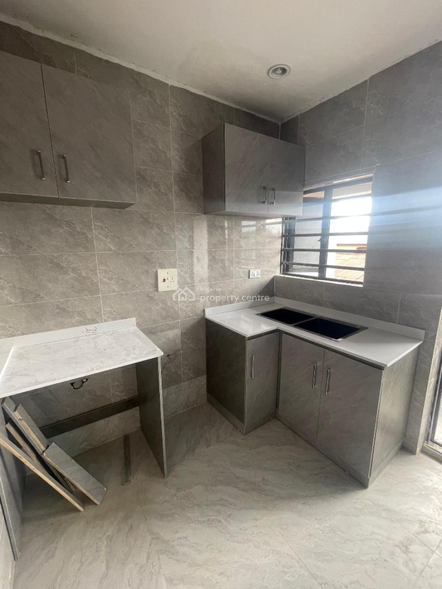 Spacious 3 Bedroom Apartments in a Secured and Gated Street, Adekunle Kuye, Surulere, Lagos, Flat / Apartment for Rent