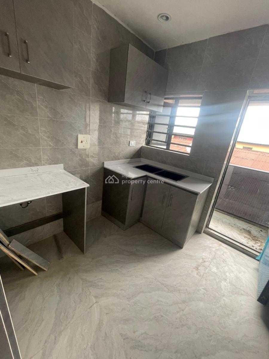 Spacious 3 Bedroom Apartments in a Secured and Gated Street, Adekunle Kuye, Surulere, Lagos, Flat / Apartment for Rent