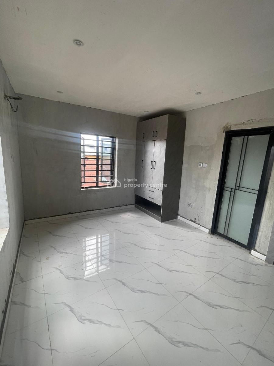Spacious 3 Bedroom Apartments in a Secured and Gated Street, Adekunle Kuye, Surulere, Lagos, Flat / Apartment for Rent