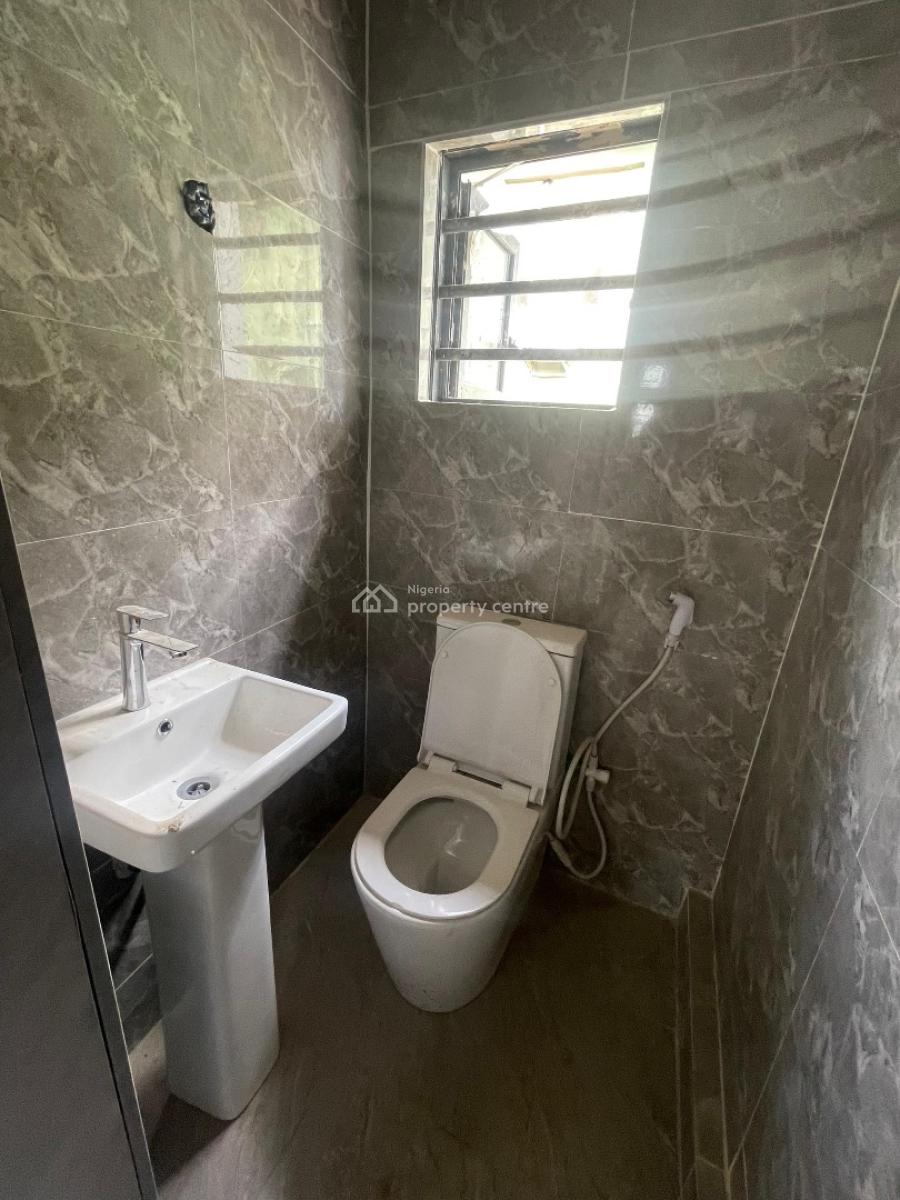 Spacious 3 Bedroom Apartments in a Secured and Gated Street, Adekunle Kuye, Surulere, Lagos, Flat / Apartment for Rent