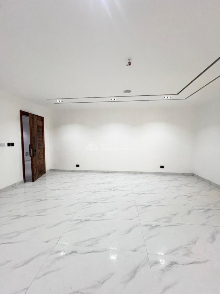 2 Bedroom Apartment, Lekki Phase 1, Lekki, Lagos, Block of Flats for Sale