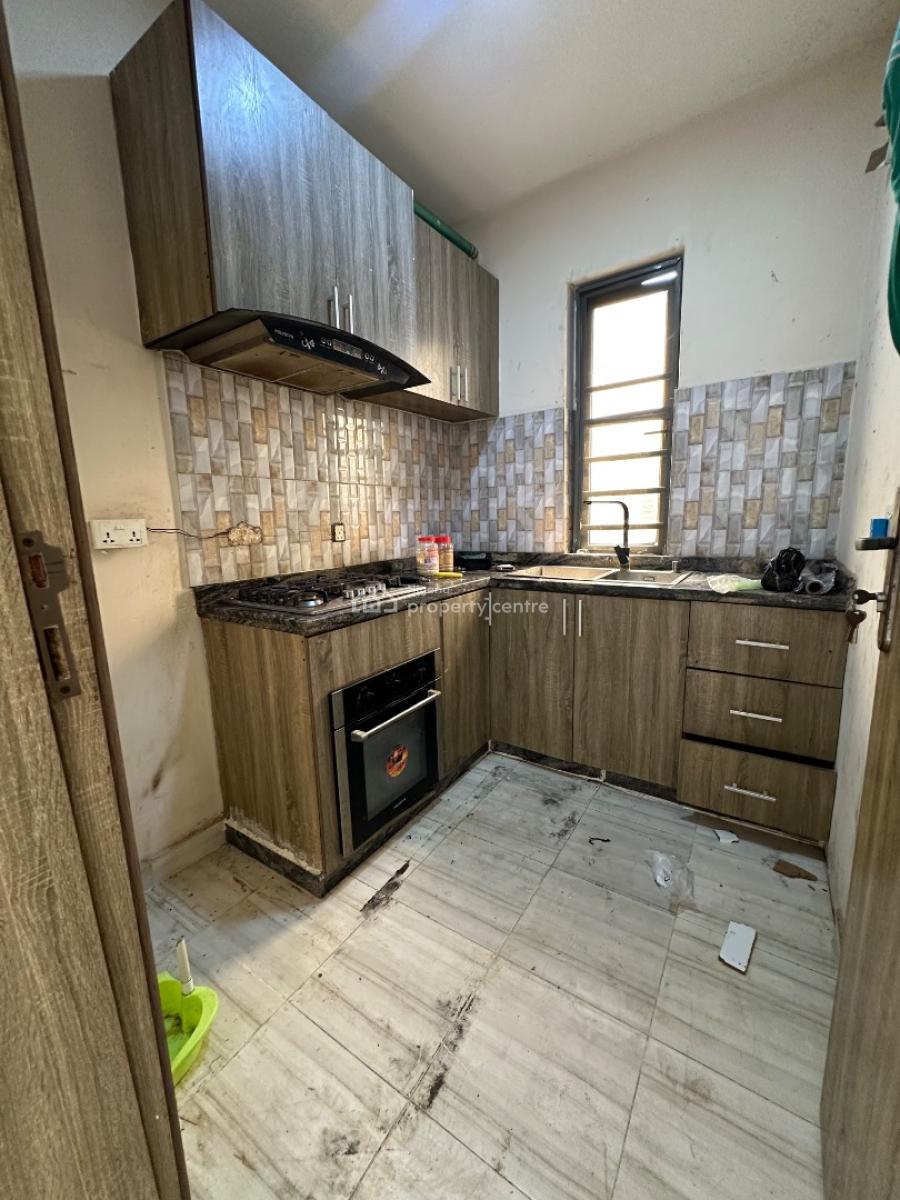 Specious 2bedroom Apartment with a Room Bq, Ocean Breeze Estate Ologolo, Lekki, Lagos, Flat / Apartment for Rent