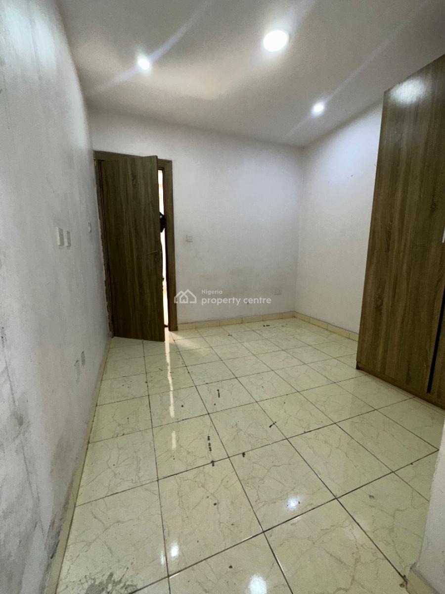 Specious 2bedroom Apartment with a Room Bq, Ocean Breeze Estate Ologolo, Lekki, Lagos, Flat / Apartment for Rent