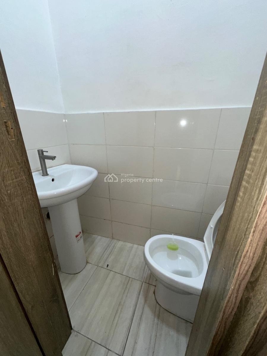 Specious 2bedroom Apartment with a Room Bq, Ocean Breeze Estate Ologolo, Lekki, Lagos, Flat / Apartment for Rent