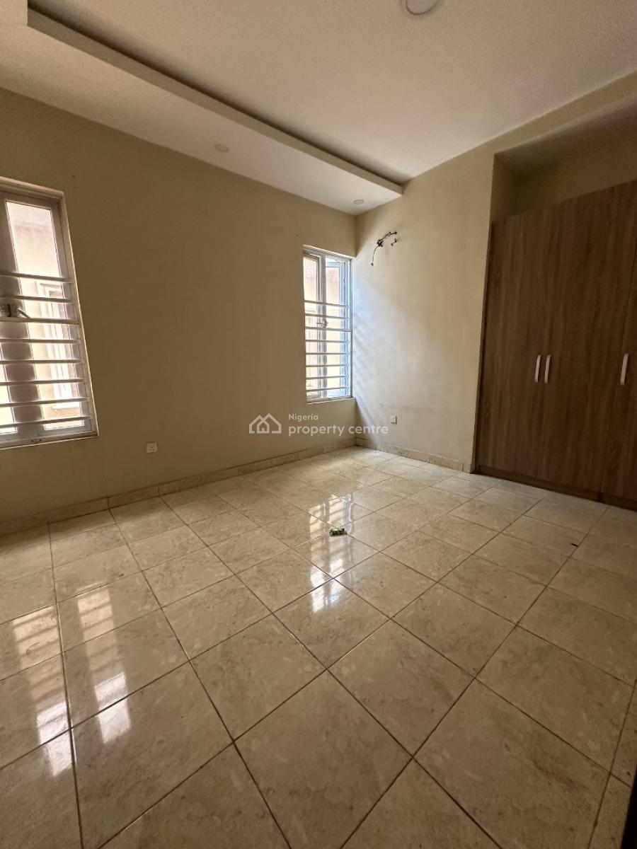Specious 2bedroom Apartment with a Room Bq, Ocean Breeze Estate Ologolo, Lekki, Lagos, Flat / Apartment for Rent
