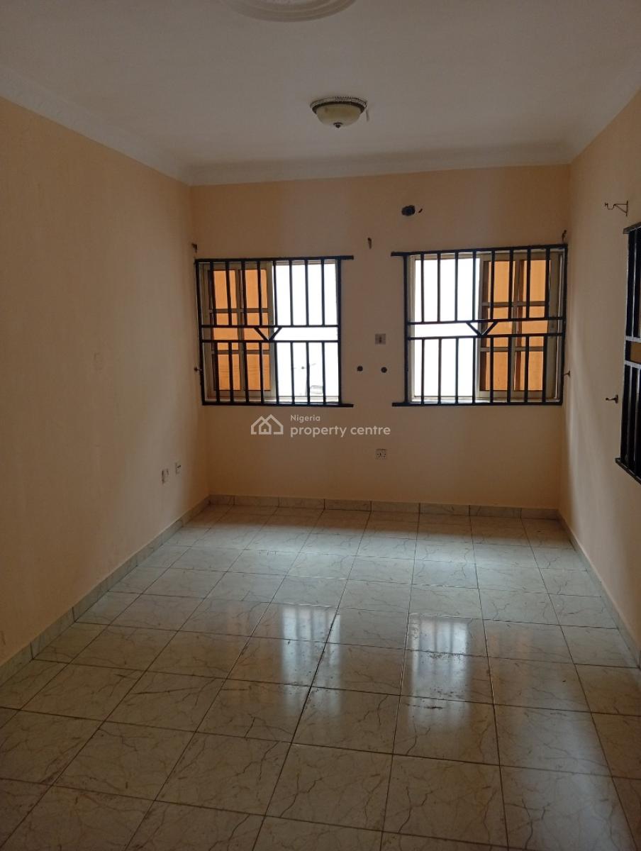 Clean & Decent 3 Bedroom Duplex, Magodo Phase 1, Gra Phase 1, Magodo, Lagos, Semi-detached Duplex for Rent