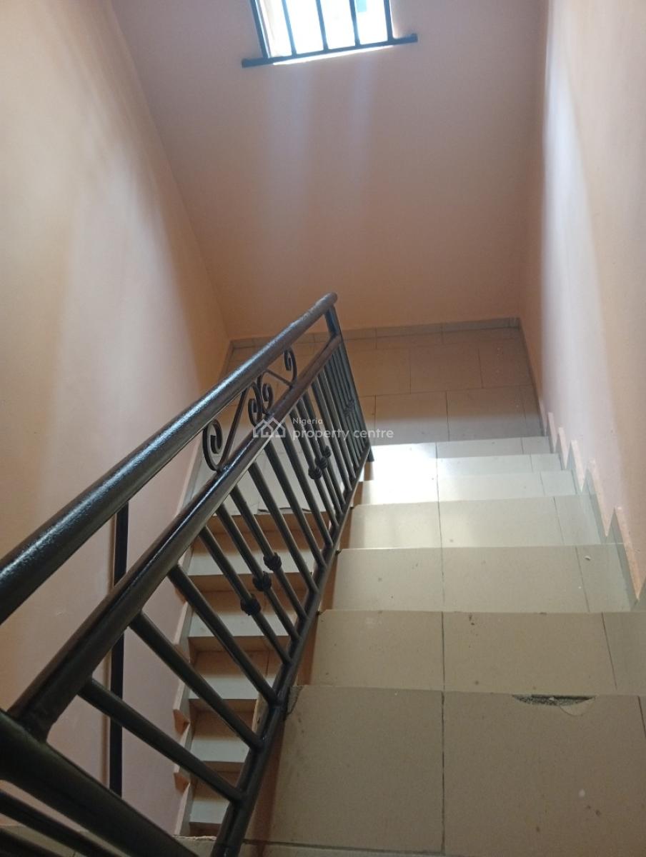 Clean & Decent 3 Bedroom Duplex, Magodo Phase 1, Gra Phase 1, Magodo, Lagos, Semi-detached Duplex for Rent