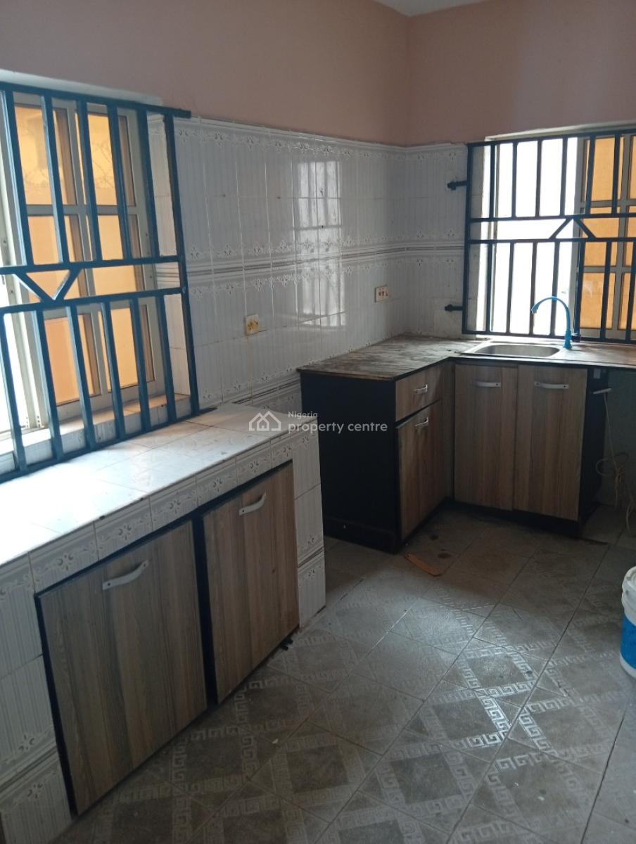 Clean & Decent 3 Bedroom Duplex, Magodo Phase 1, Gra Phase 1, Magodo, Lagos, Semi-detached Duplex for Rent