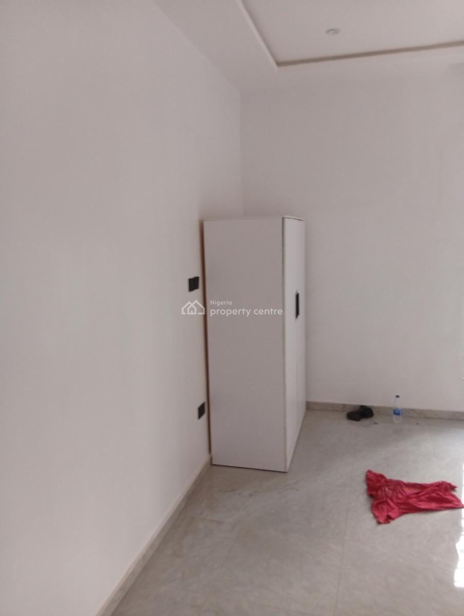 Newly Built & Lovely 3 Bedroom Flat Apartment, Upstairs, Olowora By Omole Phase 2, Olowora, Magodo, Lagos, Flat / Apartment for Rent
