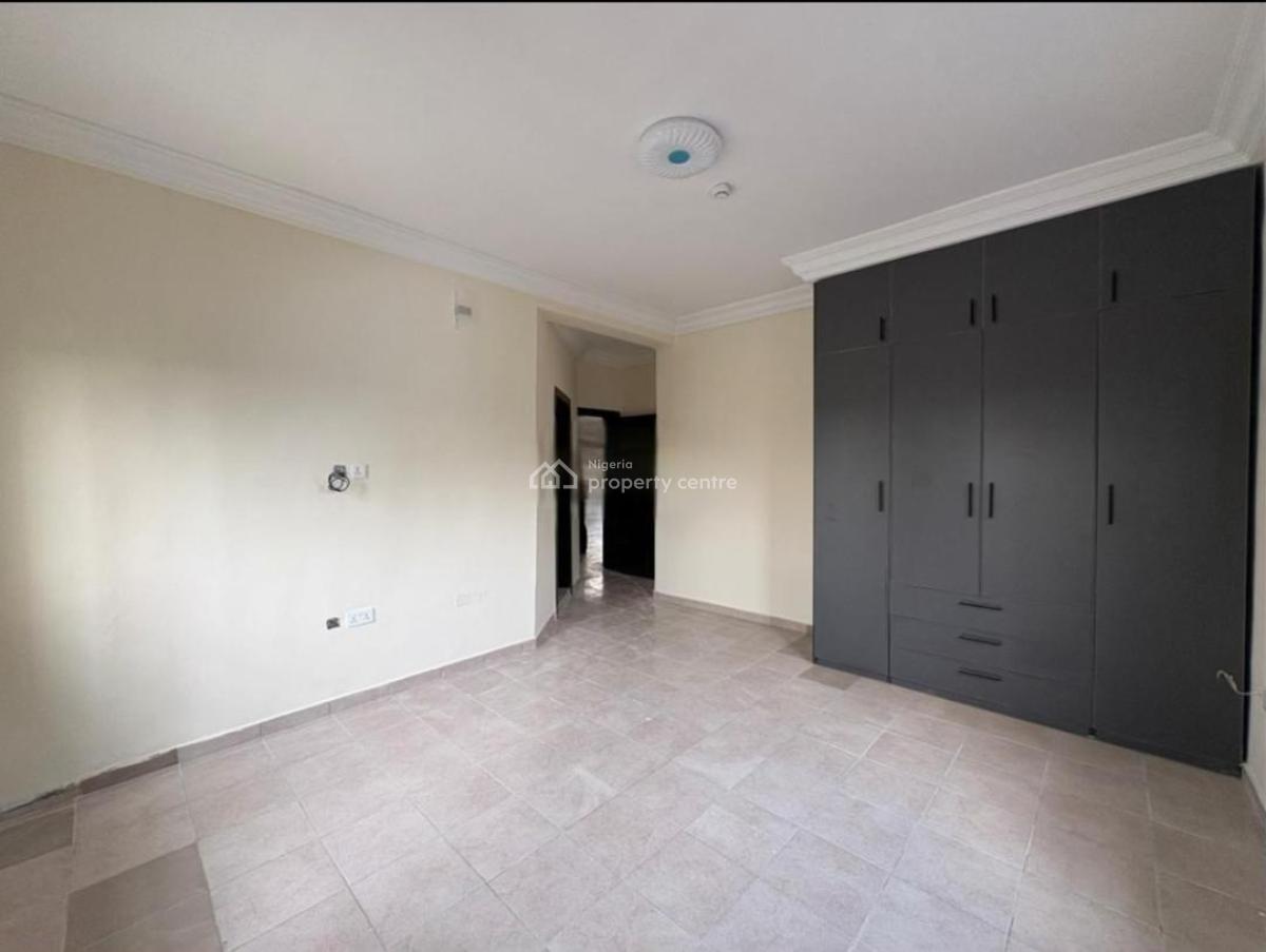 Newly Renovated 3-bedroom Apartments, Lekki Phase 1, Lekki, Lagos, Flat / Apartment for Rent