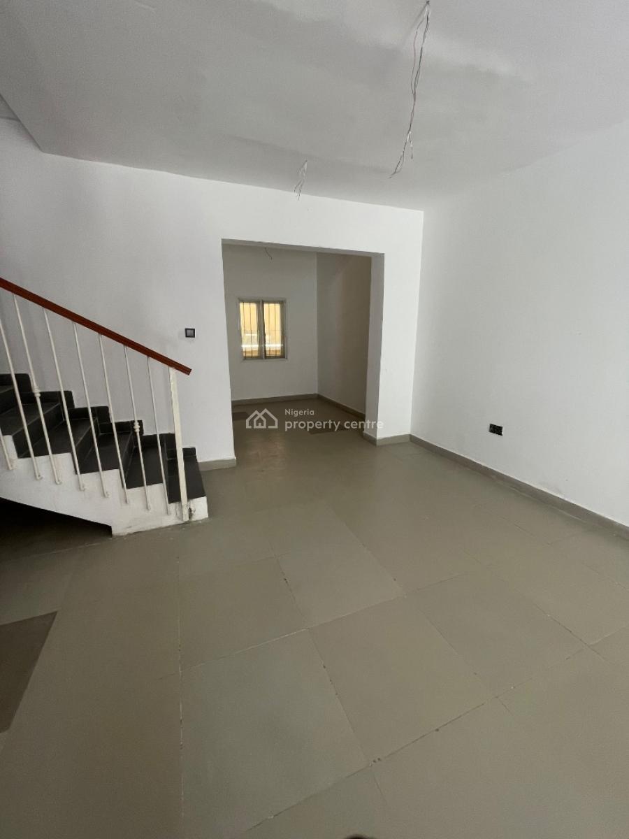 3 Bedroom Terrace Building, Osapa, Lekki, Lagos, Commercial Property for Rent