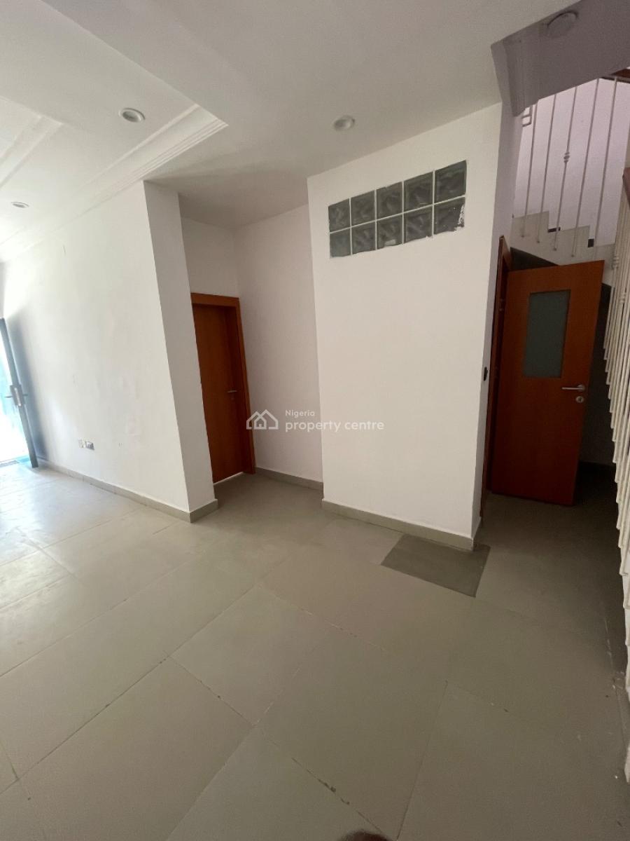 3 Bedroom Terrace Building, Osapa, Lekki, Lagos, Commercial Property for Rent