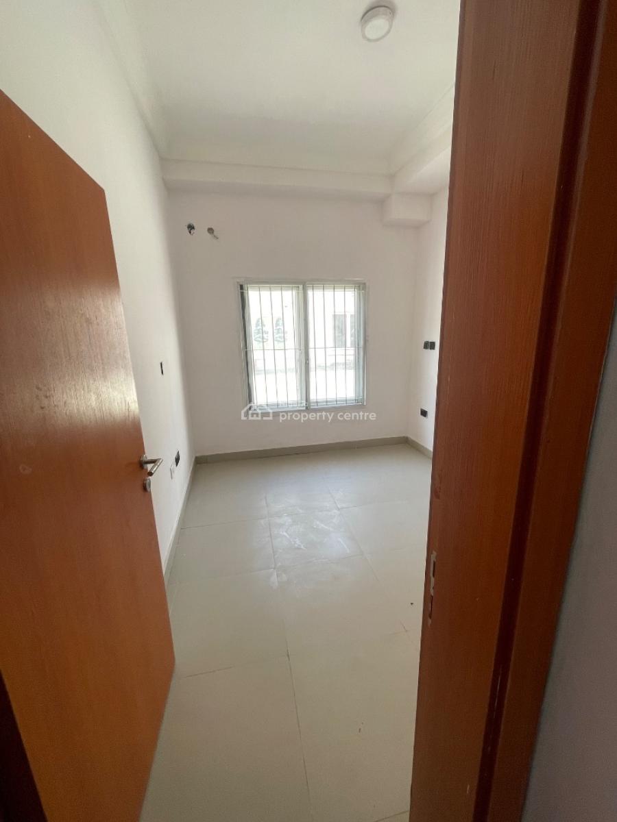 3 Bedroom Terrace Building, Osapa, Lekki, Lagos, Commercial Property for Rent