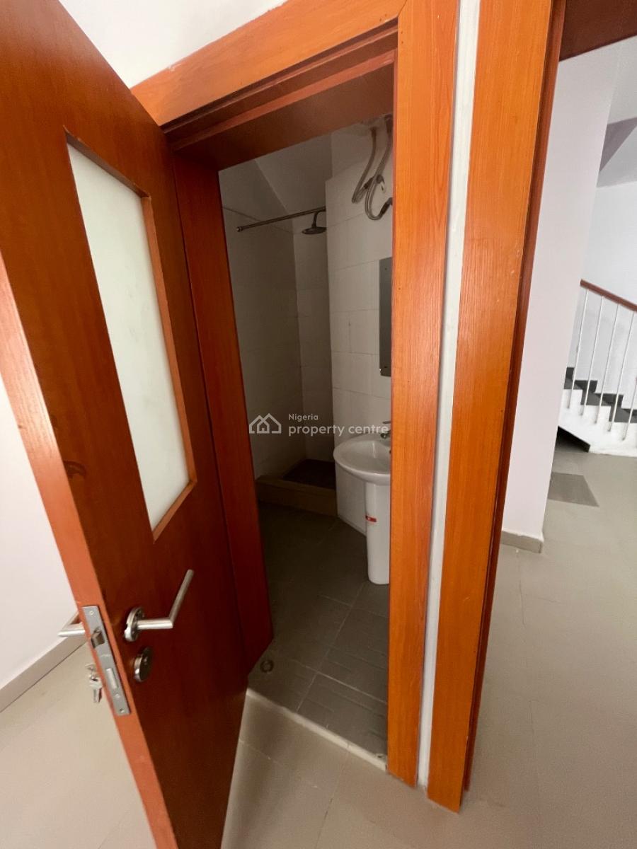 3 Bedroom Terrace Building, Osapa, Lekki, Lagos, Commercial Property for Rent