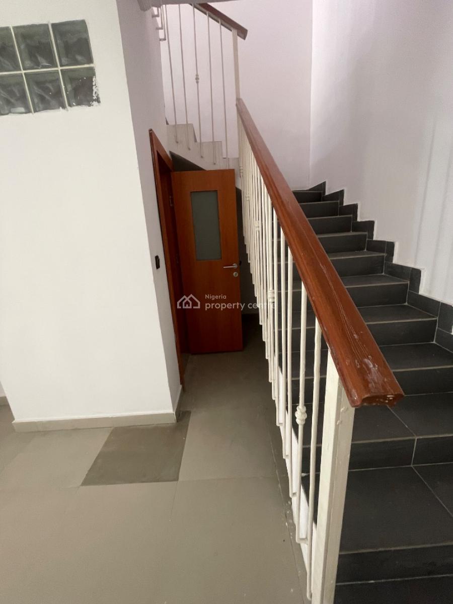 3 Bedroom Terrace Building, Osapa, Lekki, Lagos, Commercial Property for Rent