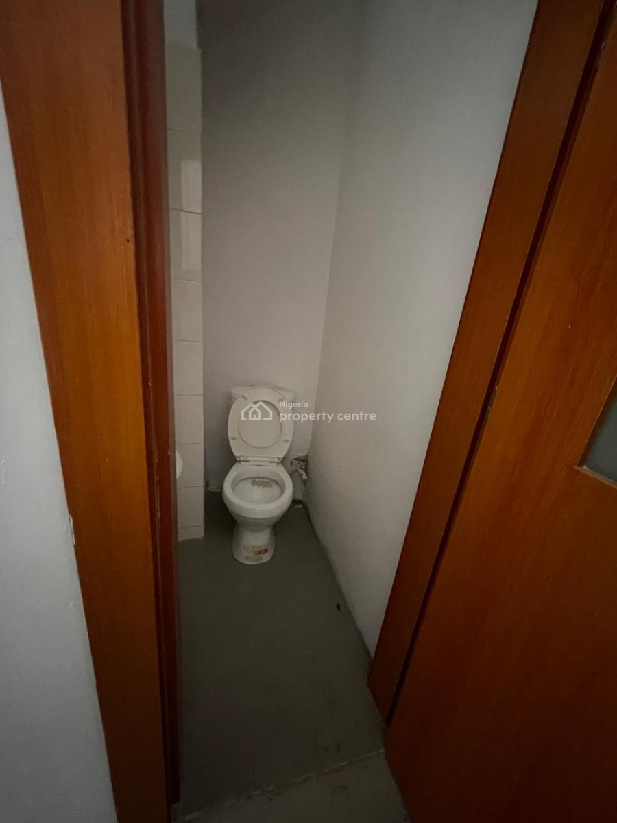 3 Bedroom Terrace Building, Osapa, Lekki, Lagos, Commercial Property for Rent