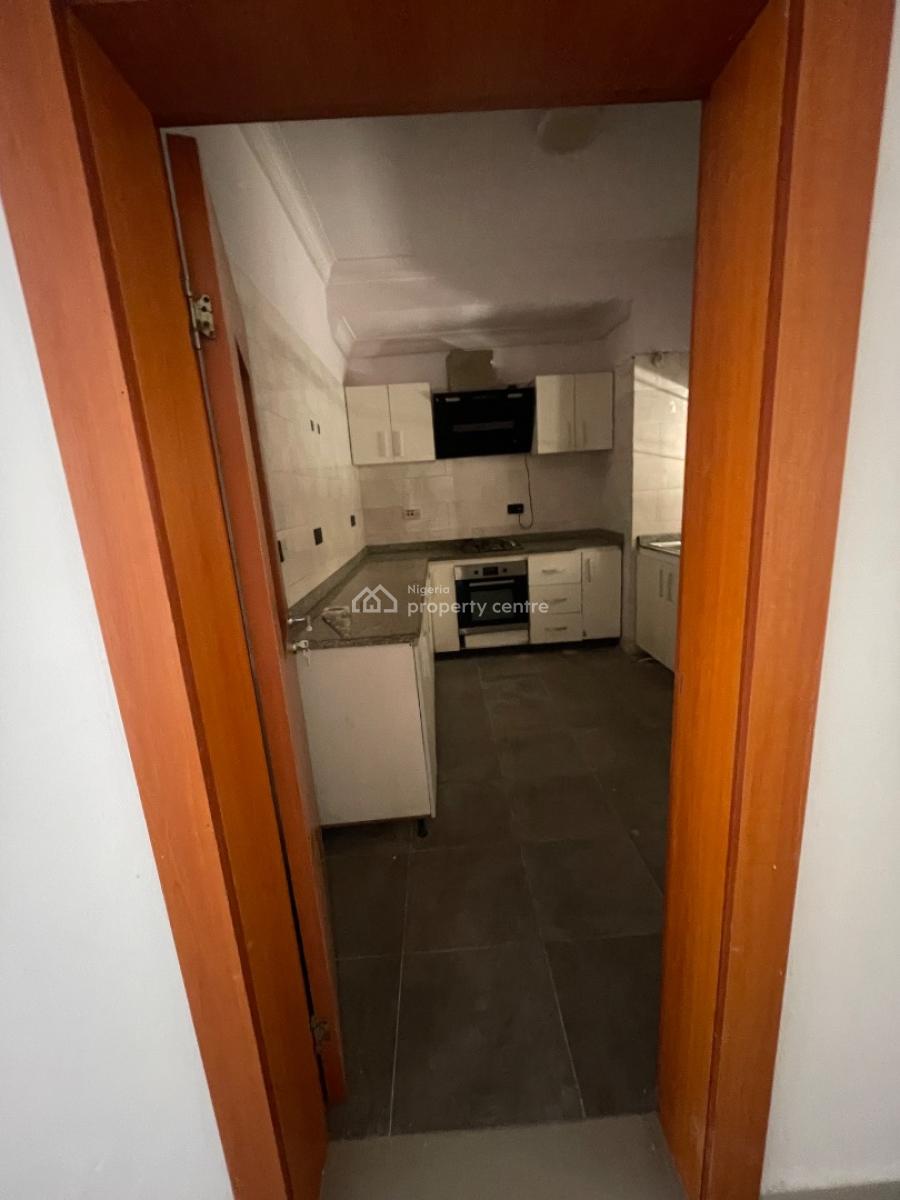 3 Bedroom Terrace Building, Osapa, Lekki, Lagos, Commercial Property for Rent