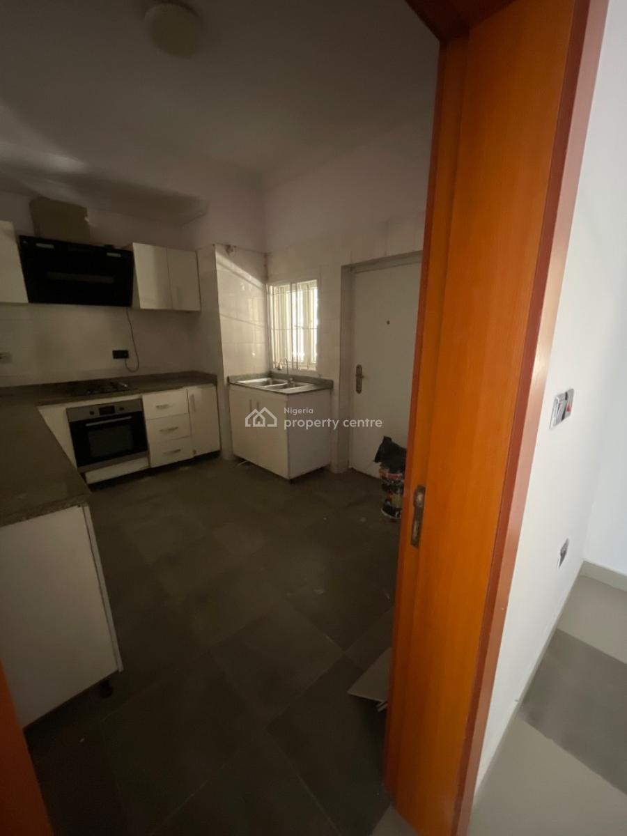 3 Bedroom Terrace Building, Osapa, Lekki, Lagos, Commercial Property for Rent