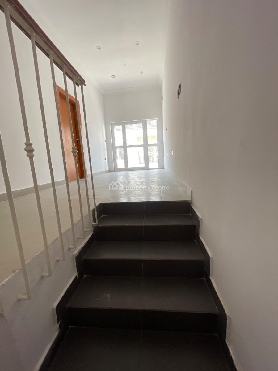 3 Bedroom Terrace Building, Osapa, Lekki, Lagos, Commercial Property for Rent