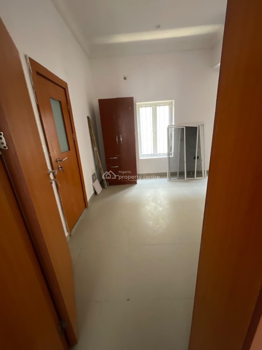 3 Bedroom Terrace Building, Osapa, Lekki, Lagos, Commercial Property for Rent