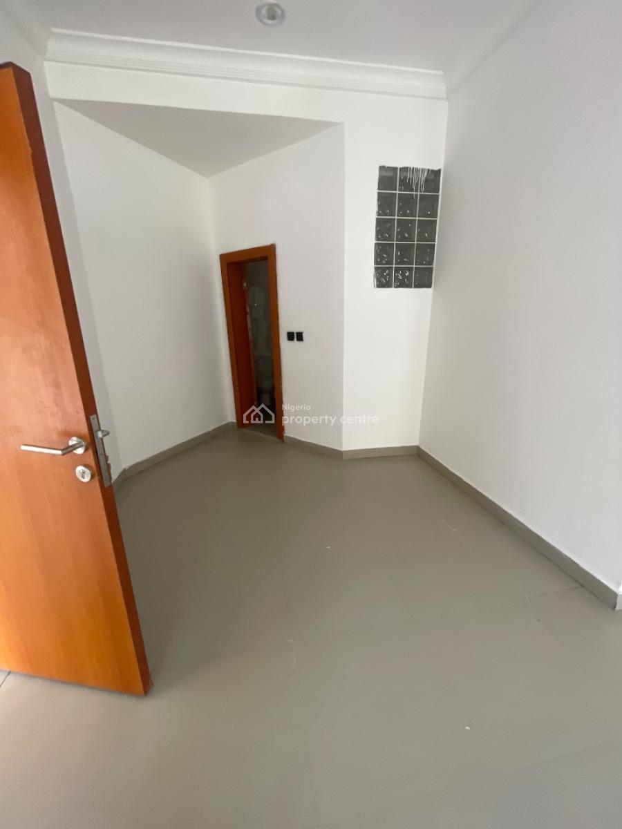 3 Bedroom Terrace Building, Osapa, Lekki, Lagos, Commercial Property for Rent