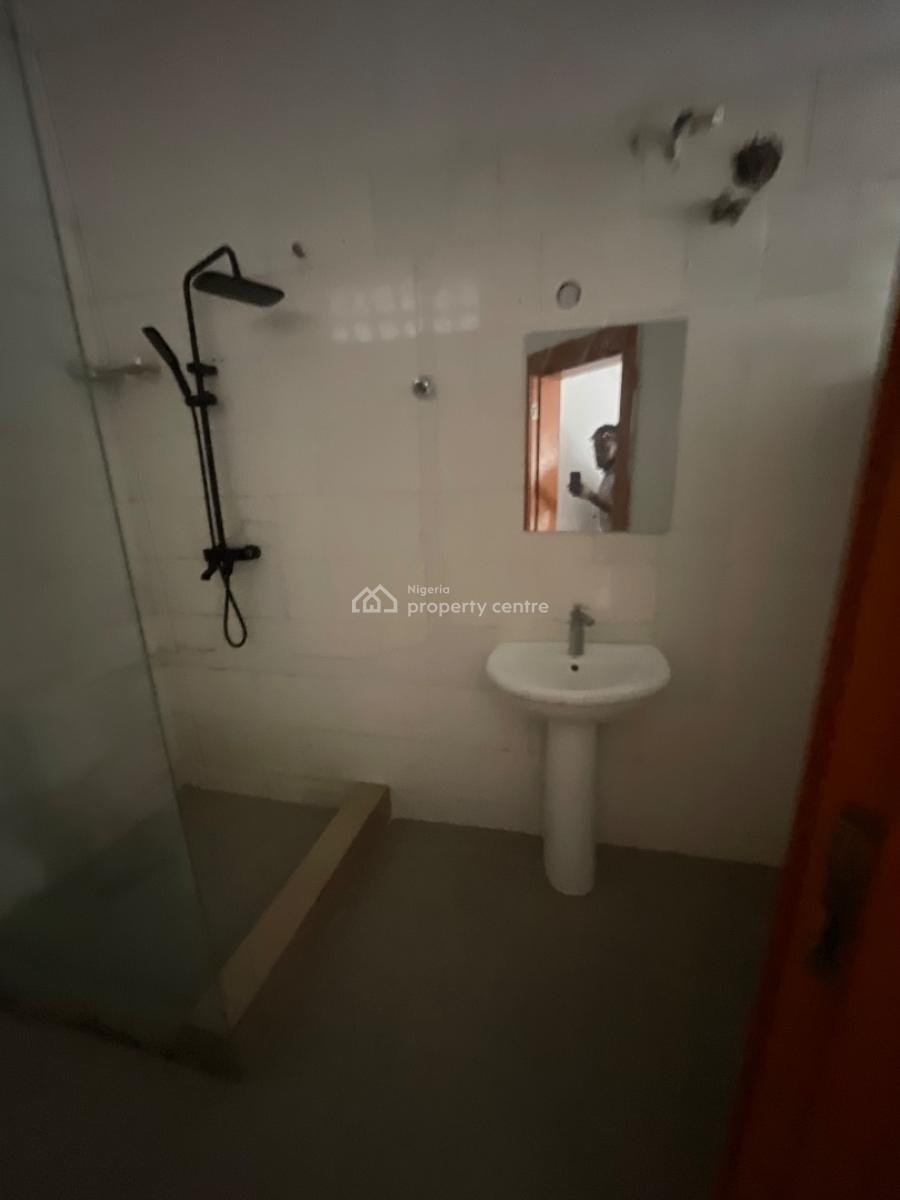 3 Bedroom Terrace Building, Osapa, Lekki, Lagos, Commercial Property for Rent