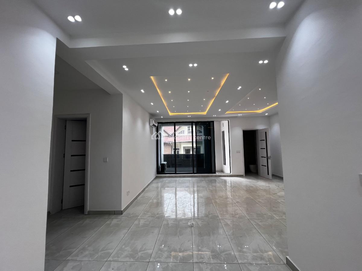 Luxury 3 Bedroom Serviced Apartment with a Room Bq, Lekki Phase 1, Lekki, Lagos, Flat / Apartment for Sale