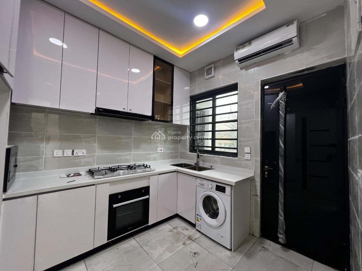Luxury 3 Bedroom Serviced Apartment with a Room Bq, Lekki Phase 1, Lekki, Lagos, Flat / Apartment for Sale
