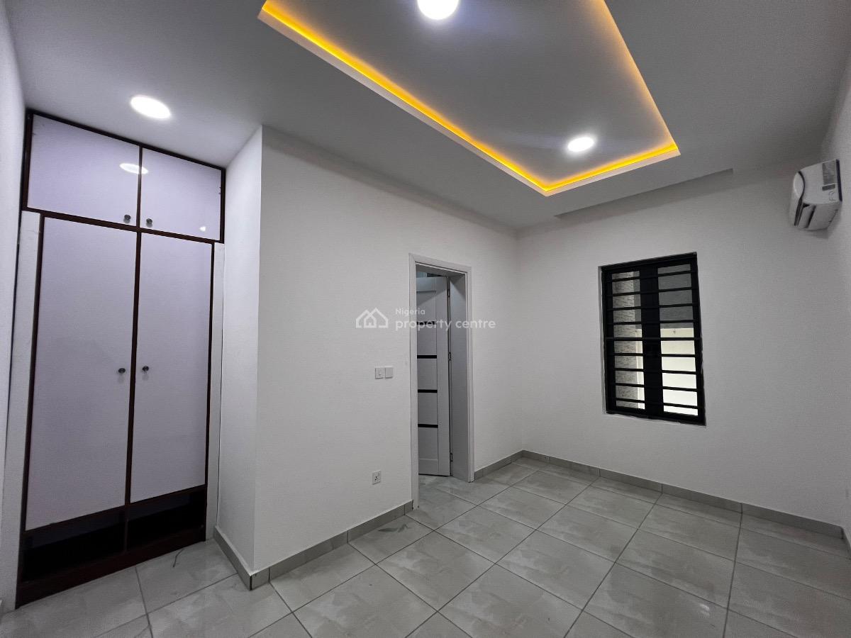 Luxury 3 Bedroom Serviced Apartment with a Room Bq, Lekki Phase 1, Lekki, Lagos, Flat / Apartment for Sale