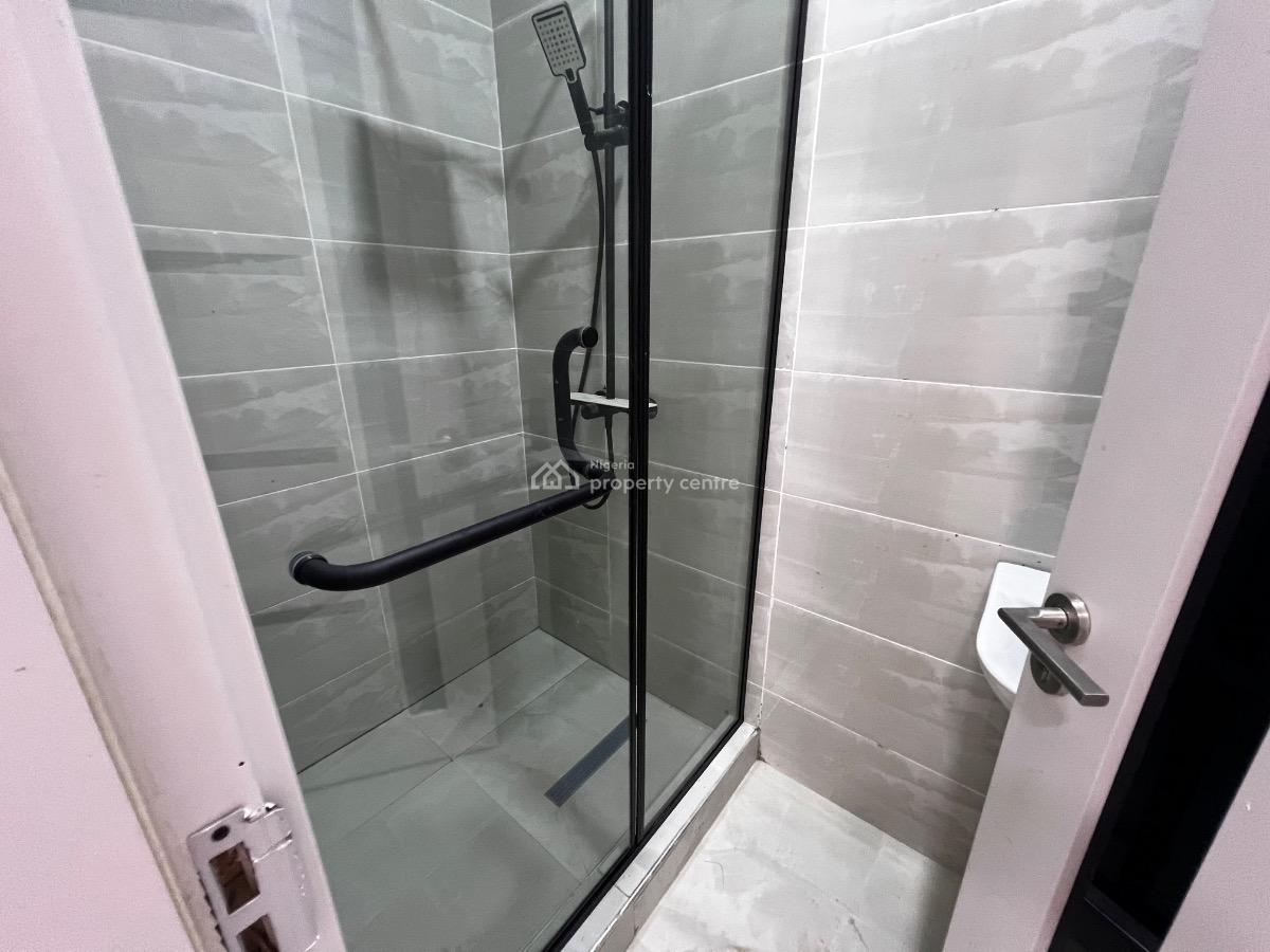 Luxury 3 Bedroom Serviced Apartment with a Room Bq, Lekki Phase 1, Lekki, Lagos, Flat / Apartment for Sale