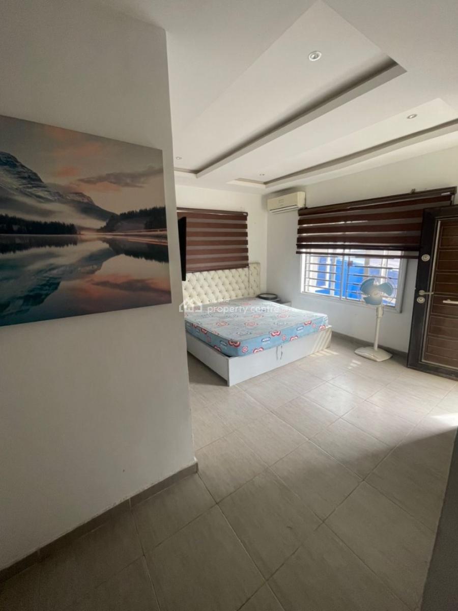 Spacious Self Contain with Balcony, Ologolo, Lekki, Lagos, Self Contain (single Rooms) for Rent