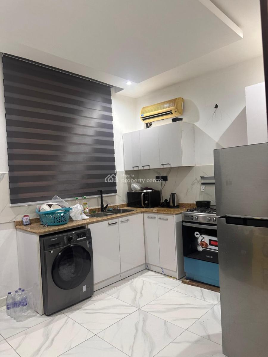 a Very Spacious 3bedroom Apartment, Lekki, Lagos, Flat / Apartment for Sale