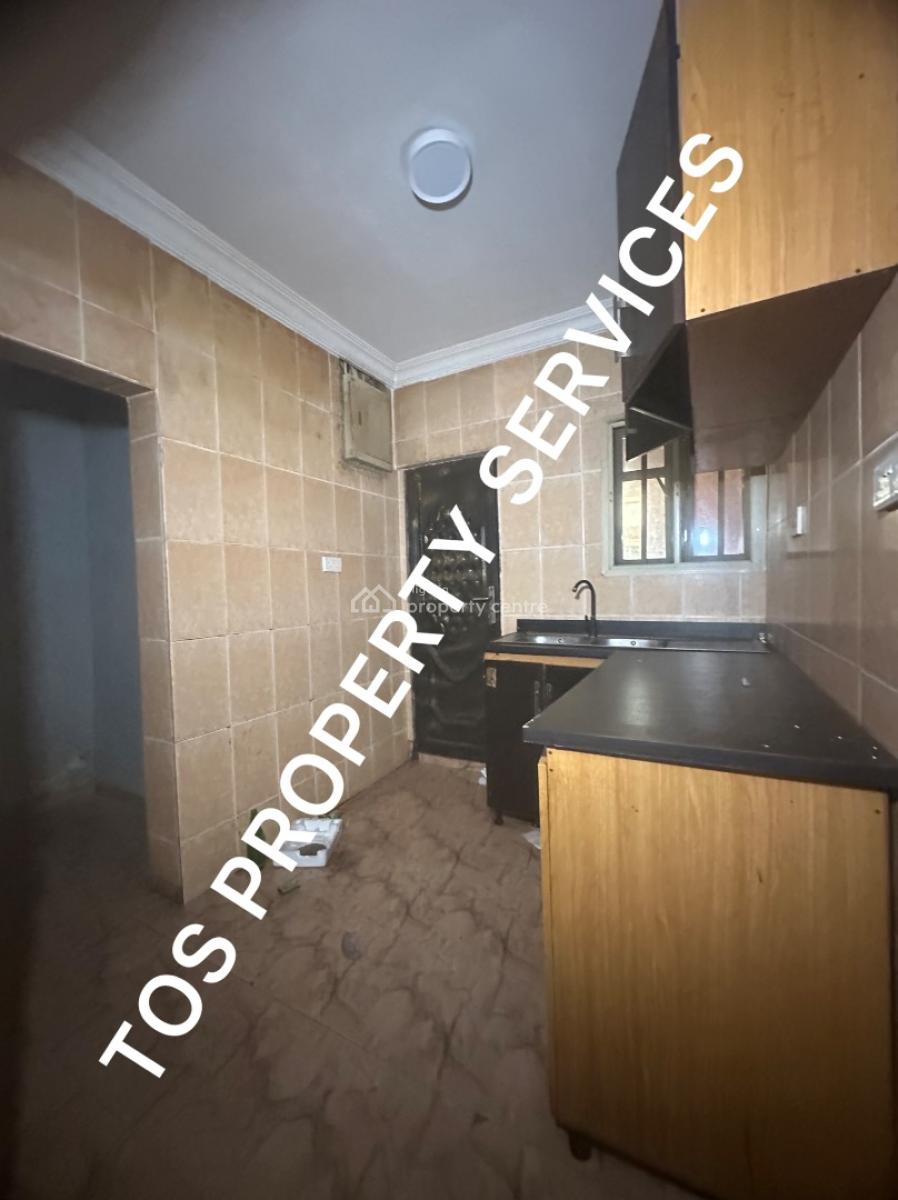 Lovely 3 Bedroom Ensuite Flat + 2 Balconies (up), Alagomeji-sabo, Yaba, Lagos, Sabo, Yaba, Lagos, Flat / Apartment for Rent