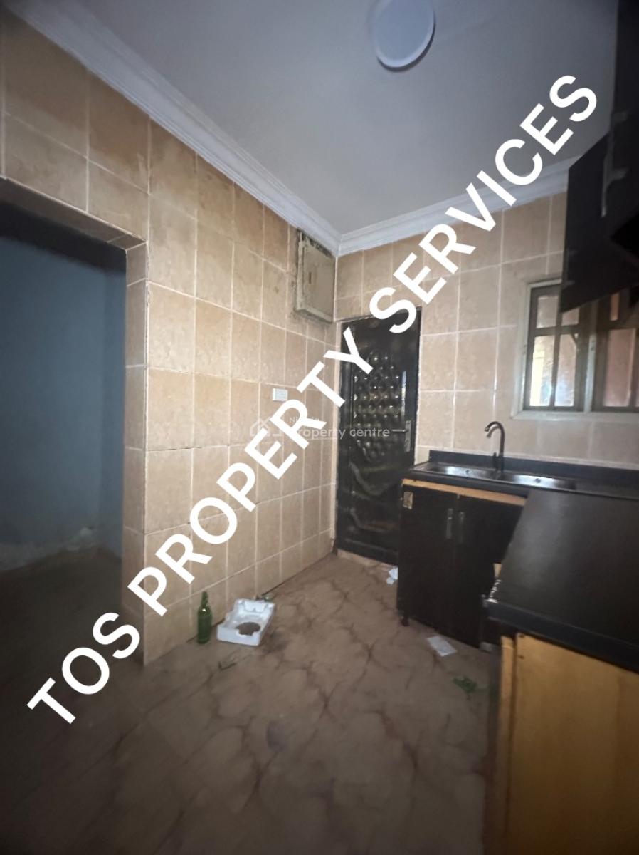 Lovely 3 Bedroom Ensuite Flat + 2 Balconies (up), Alagomeji-sabo, Yaba, Lagos, Sabo, Yaba, Lagos, Flat / Apartment for Rent