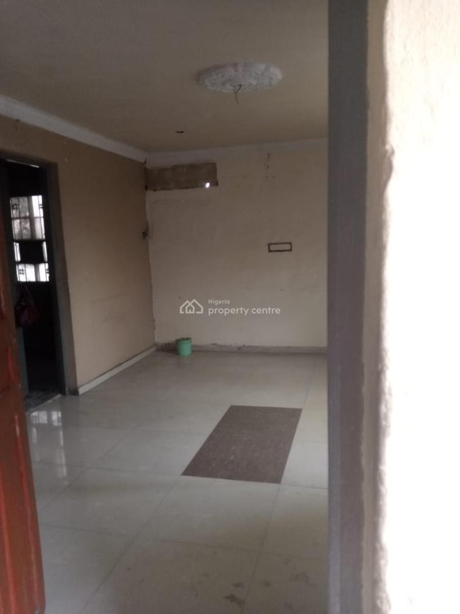 Spacious 2br First Floor Flat with Balcon, Atunrashe Estate Gbagada., Gbagada, Lagos, Flat / Apartment for Rent