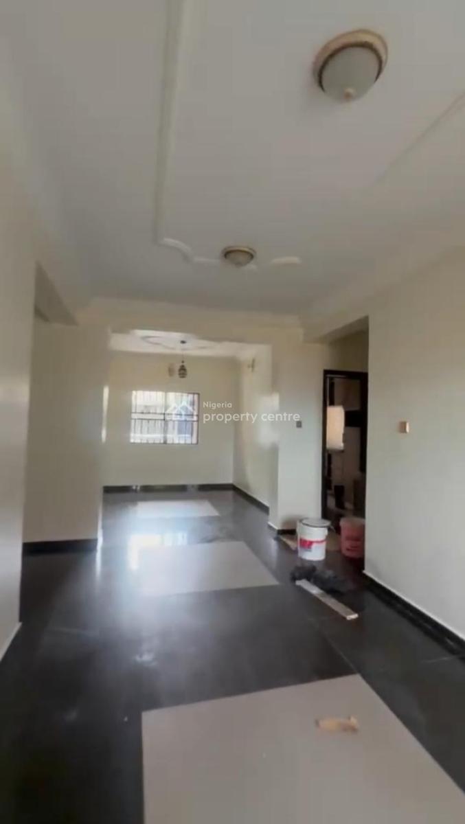 Lovely 3bedroom Flat, Olojudo Street Off Obalodu Via Adeshina Ijesha, Surulere, Lagos, Flat / Apartment for Rent
