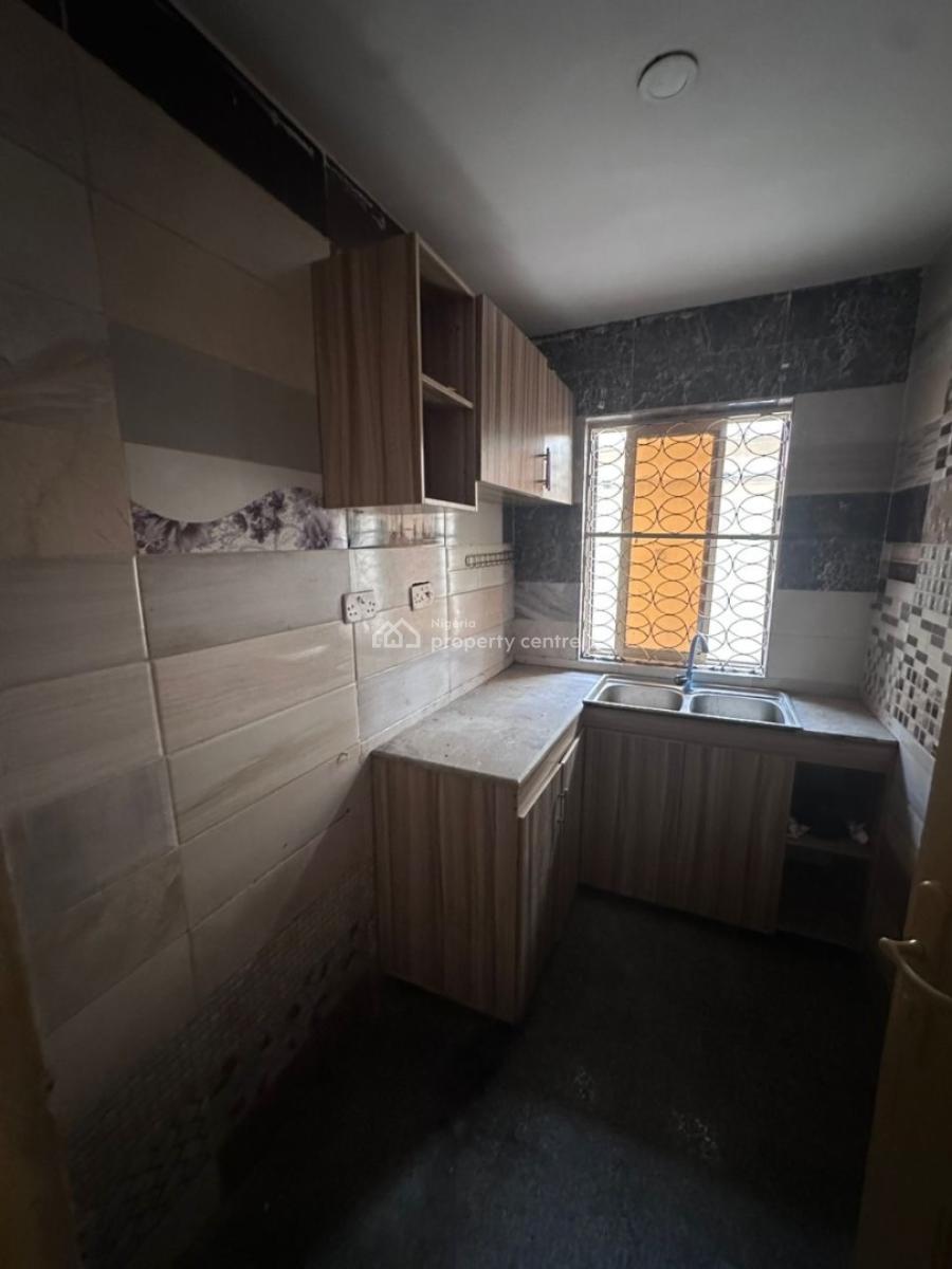 a Spacious 2 Bedroom Apartment, White Sand Estate Ologolo, Lekki, Lagos, Flat / Apartment for Rent