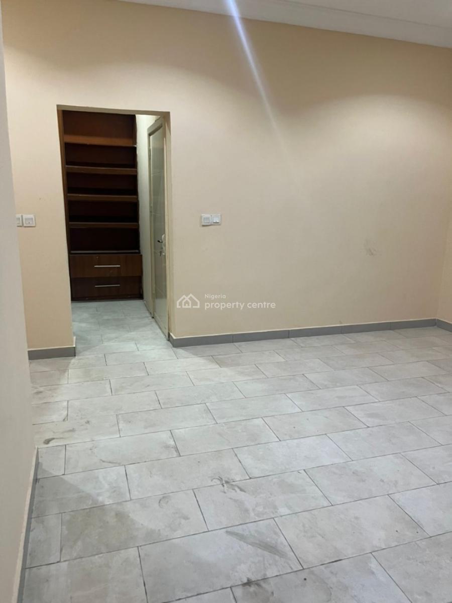 Spacious En-suite Masters Bedroom with Private Balcony in Chevron, Chevron Axis, Lekki, Lagos, Mini Flat (room and Parlour) for Rent